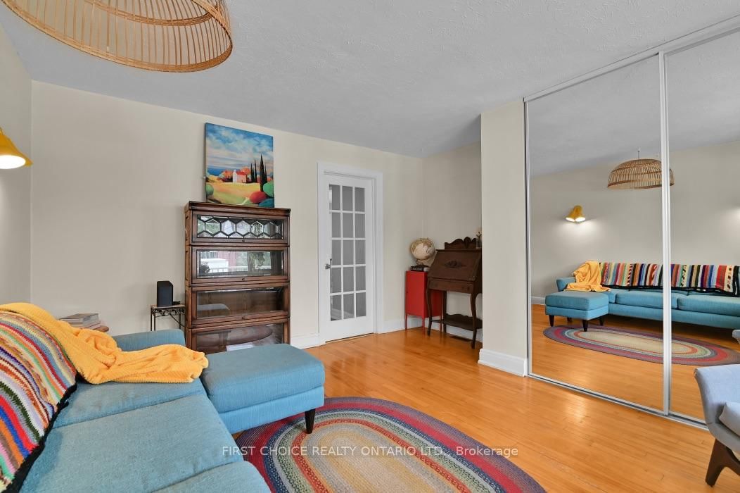 9 Huron Avenue N • Ottawa, ON photo 12