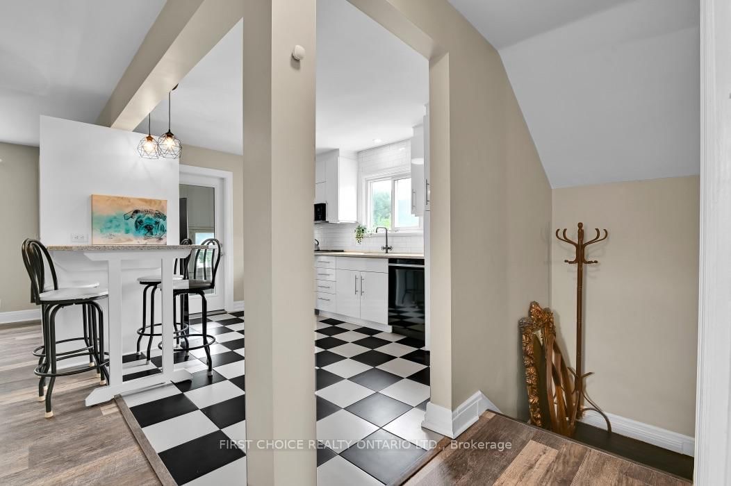 9 Huron Avenue N • Ottawa, ON photo 15