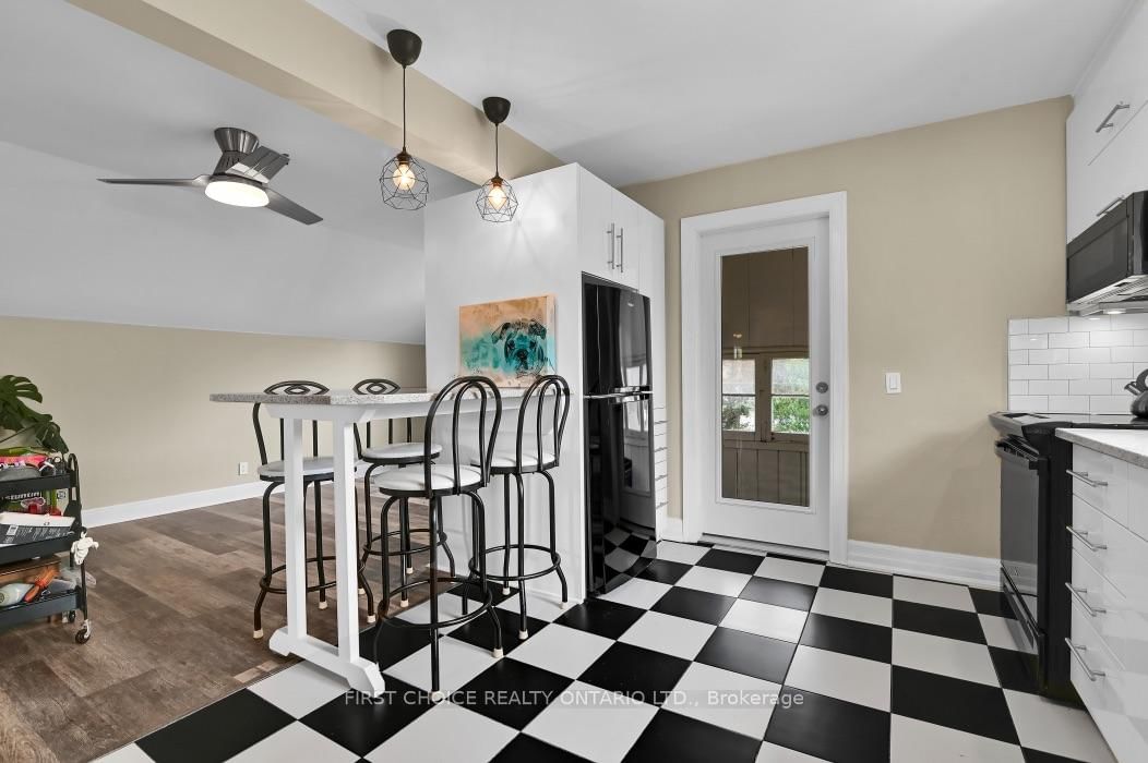 9 Huron Avenue N • Ottawa, ON photo 17