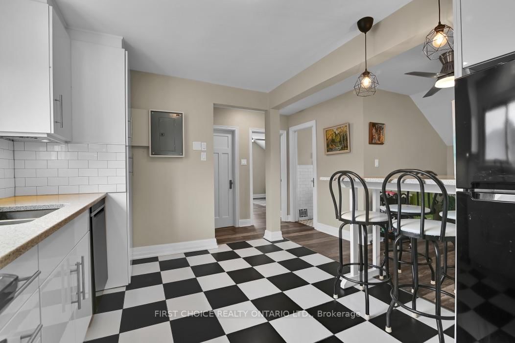 9 Huron Avenue N • Ottawa, ON photo 18