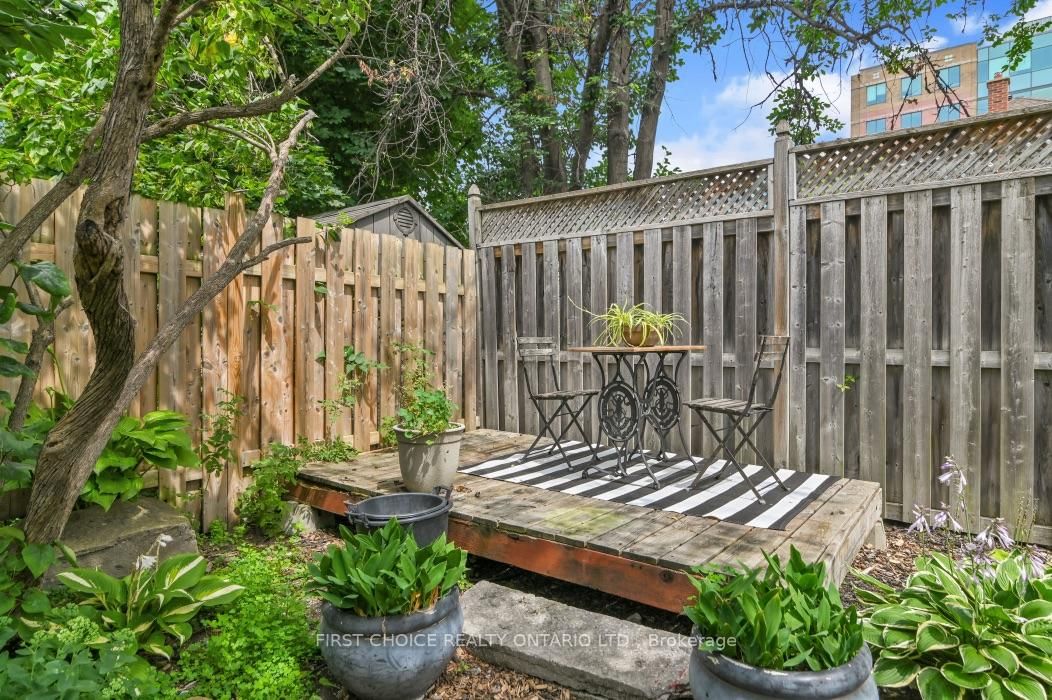 9 Huron Avenue N • Ottawa, ON photo 31