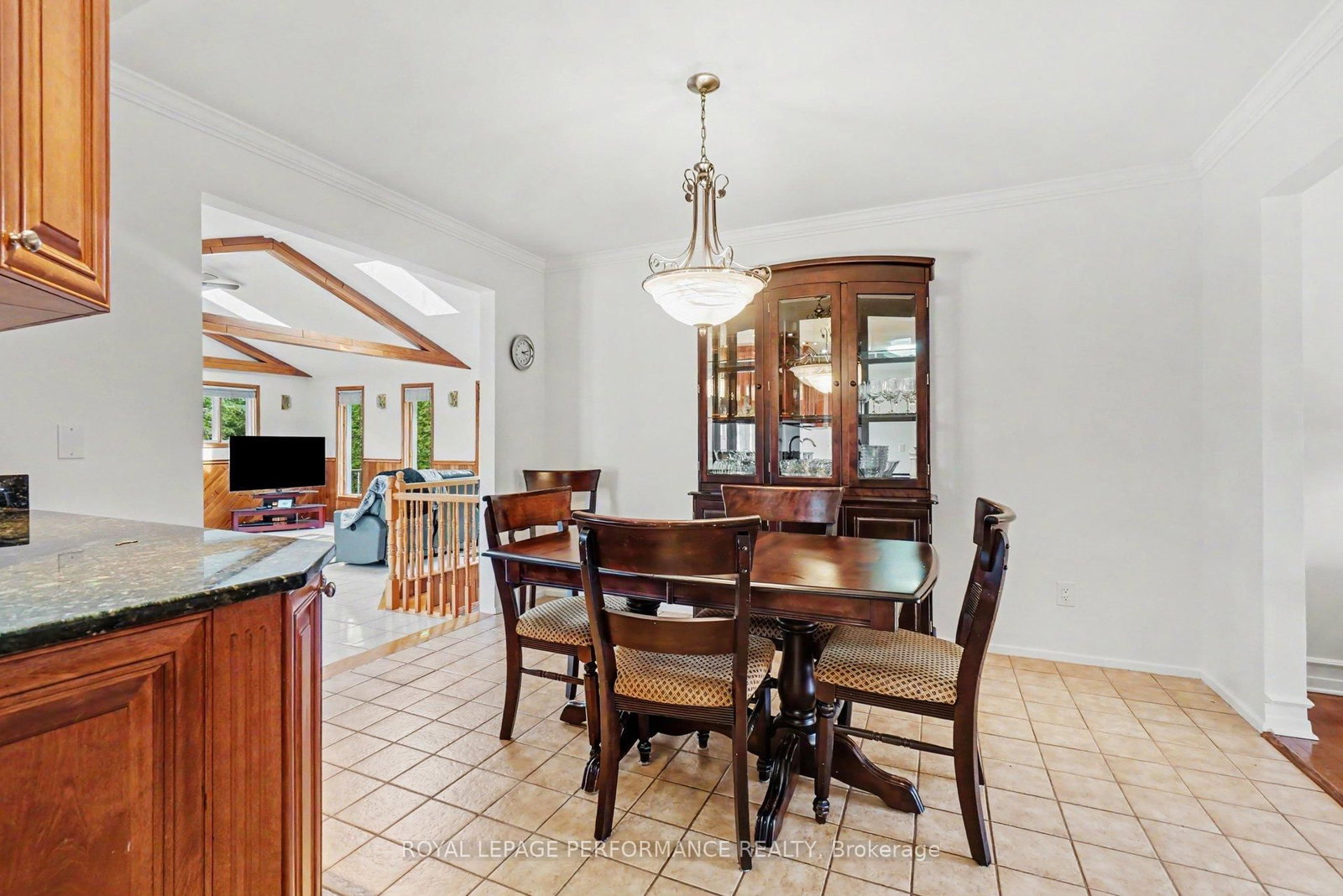 1599 Maxime Street • Ottawa, ON photo 10