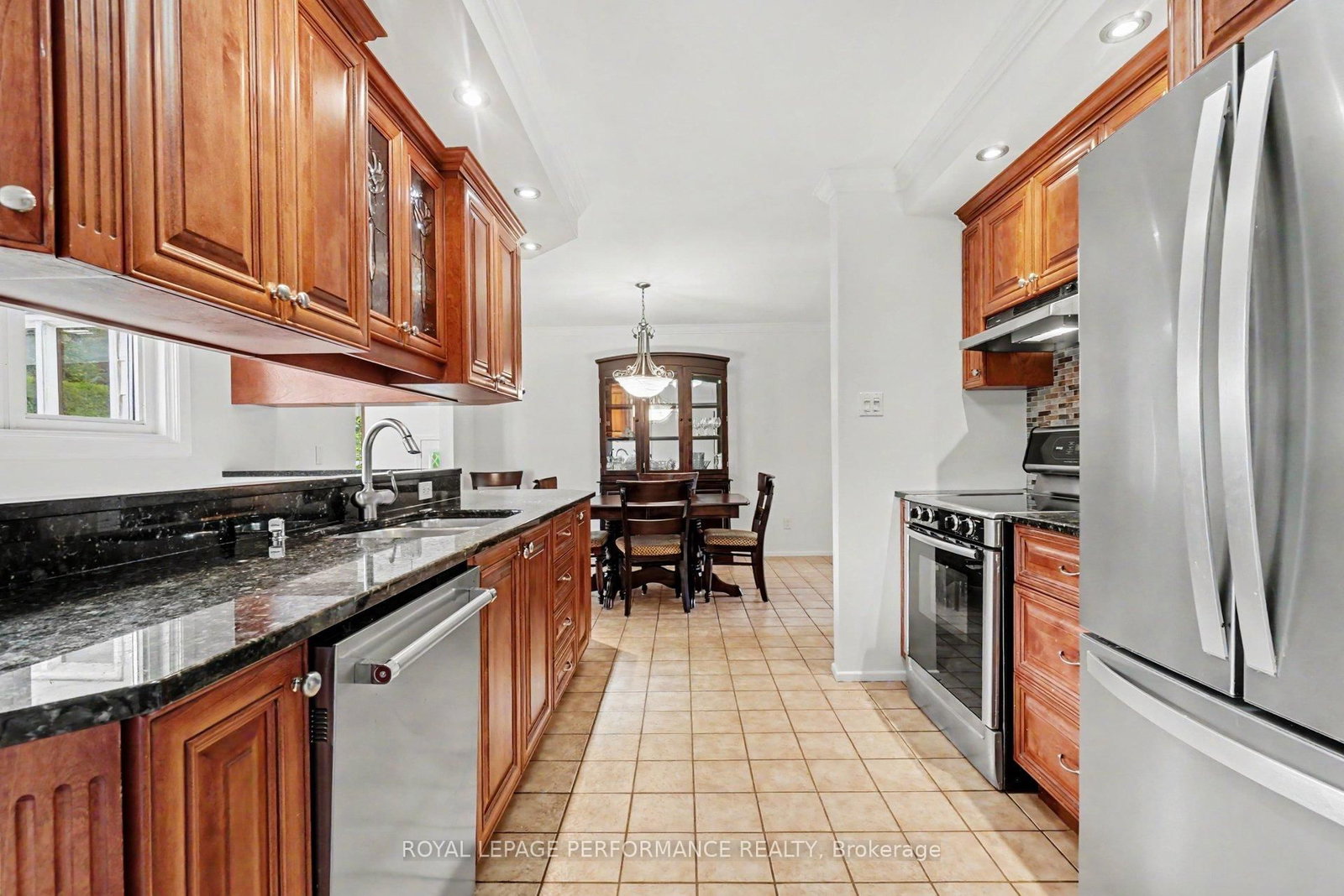 1599 Maxime Street • Ottawa, ON photo 12