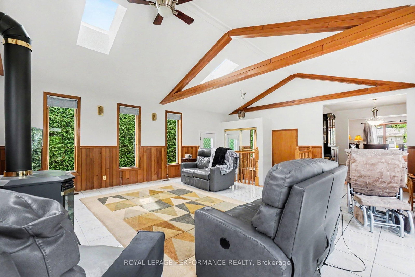 1599 Maxime Street • Ottawa, ON photo 15