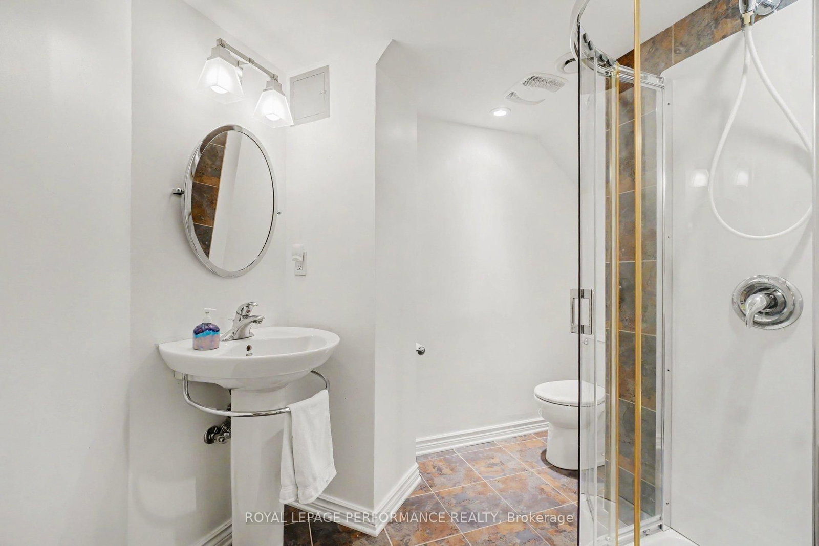 1599 Maxime Street • Ottawa, ON photo 27