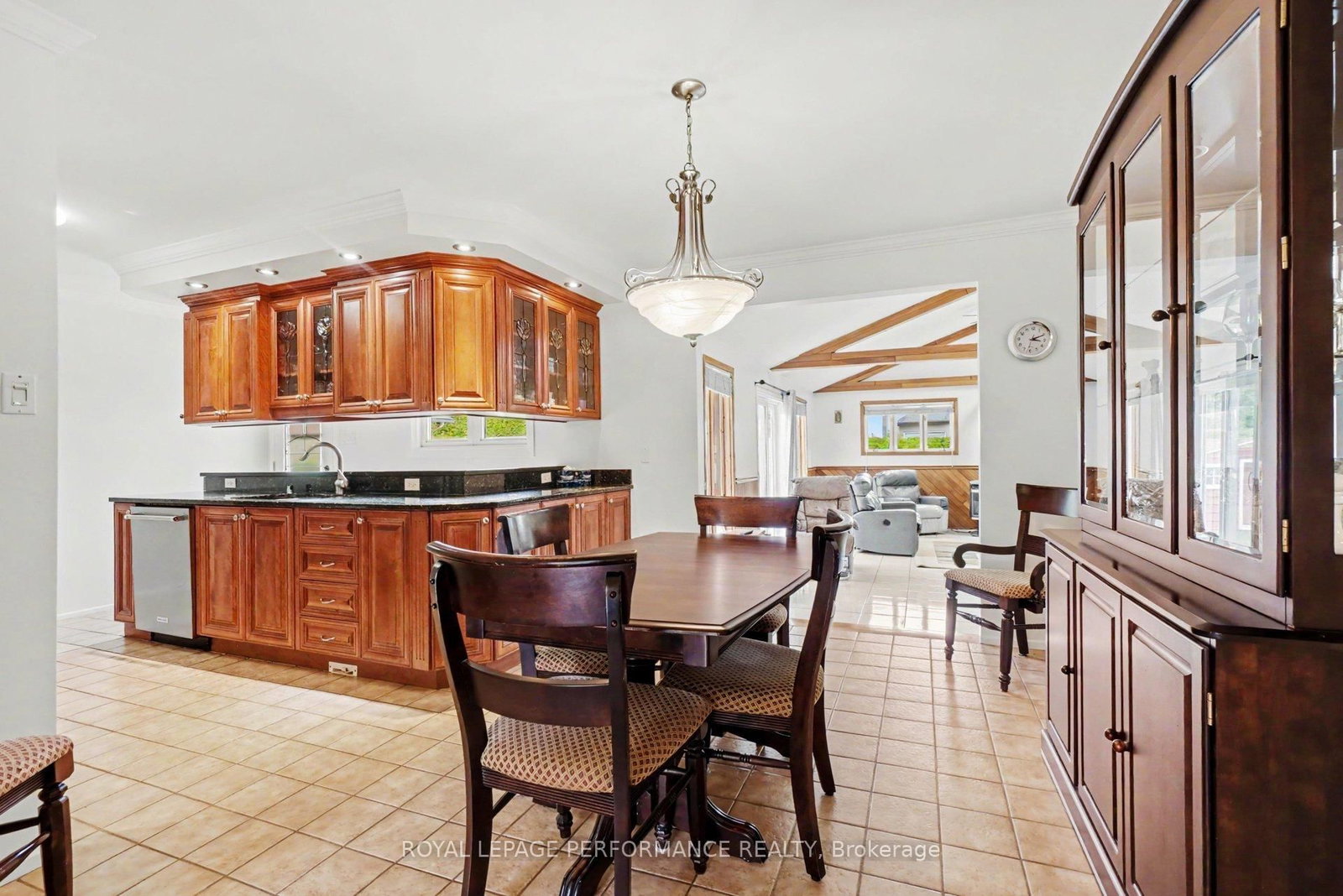 1599 Maxime Street • Ottawa, ON photo 8