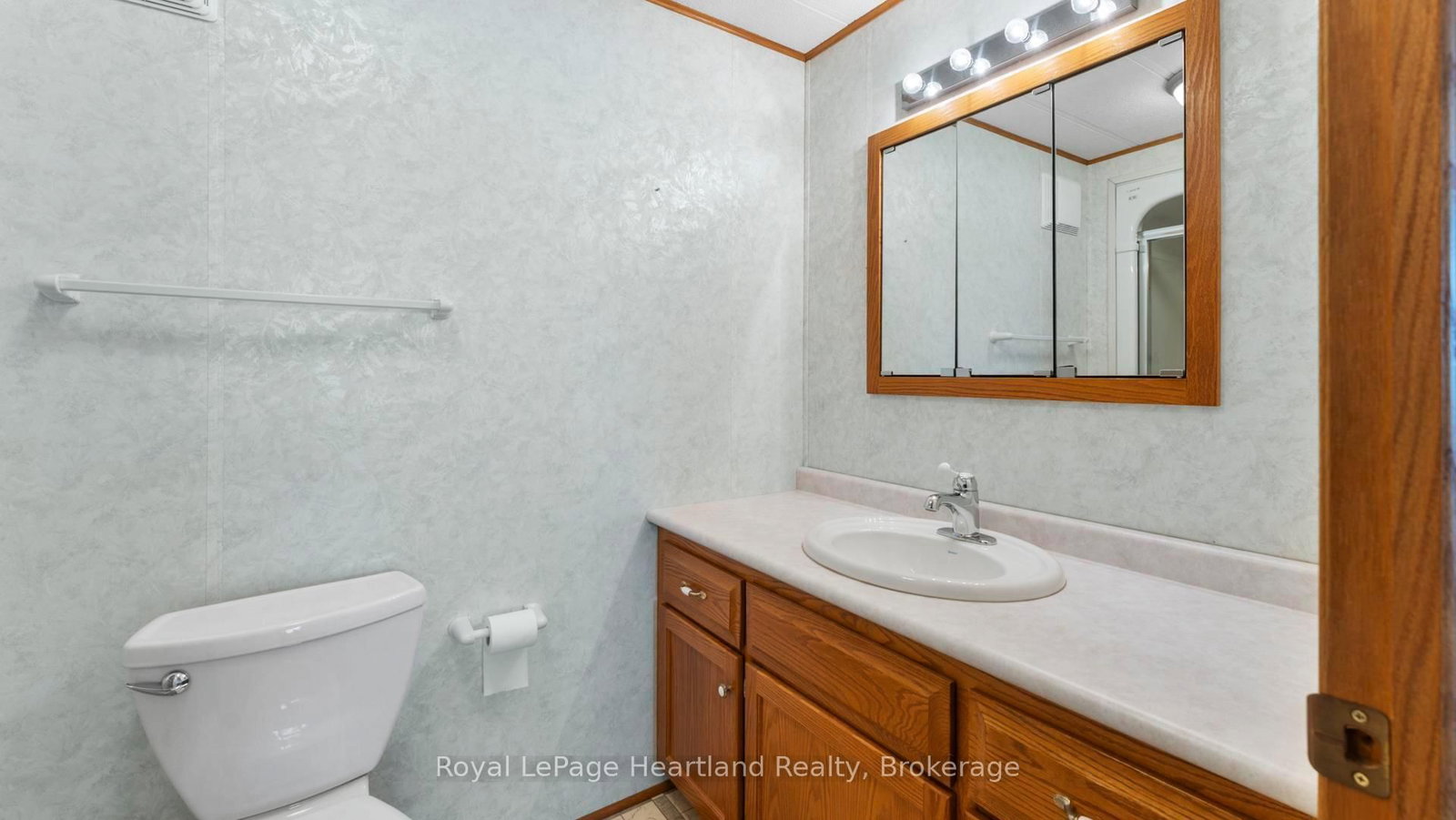 65 CHEROKEE Lane • Ashfield-Colborne-Wawanosh, ON photo 21