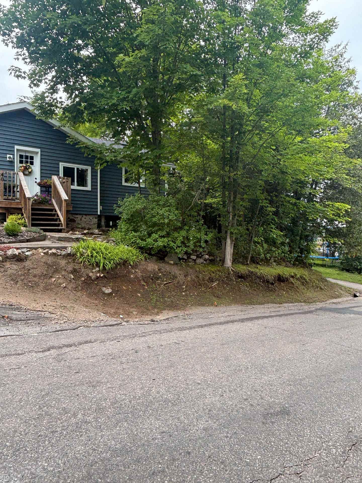 39 Cleak Avenue N • Bancroft, ON photo 4