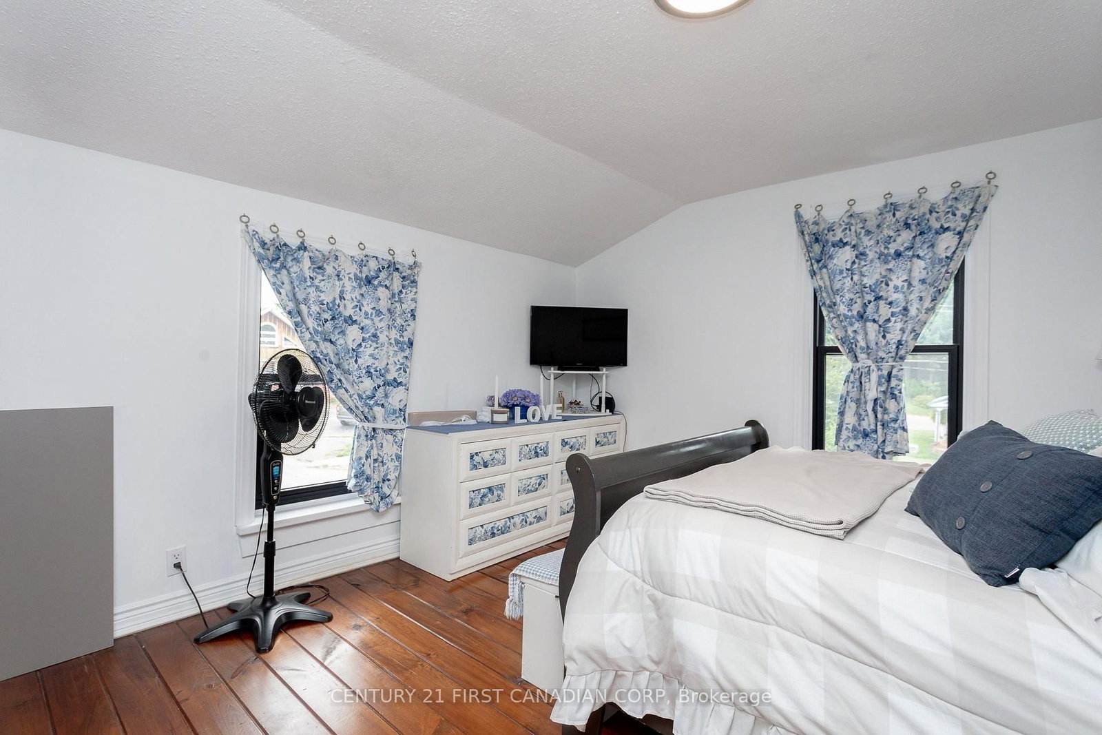 331 Erie Street • Central Elgin, ON photo 13