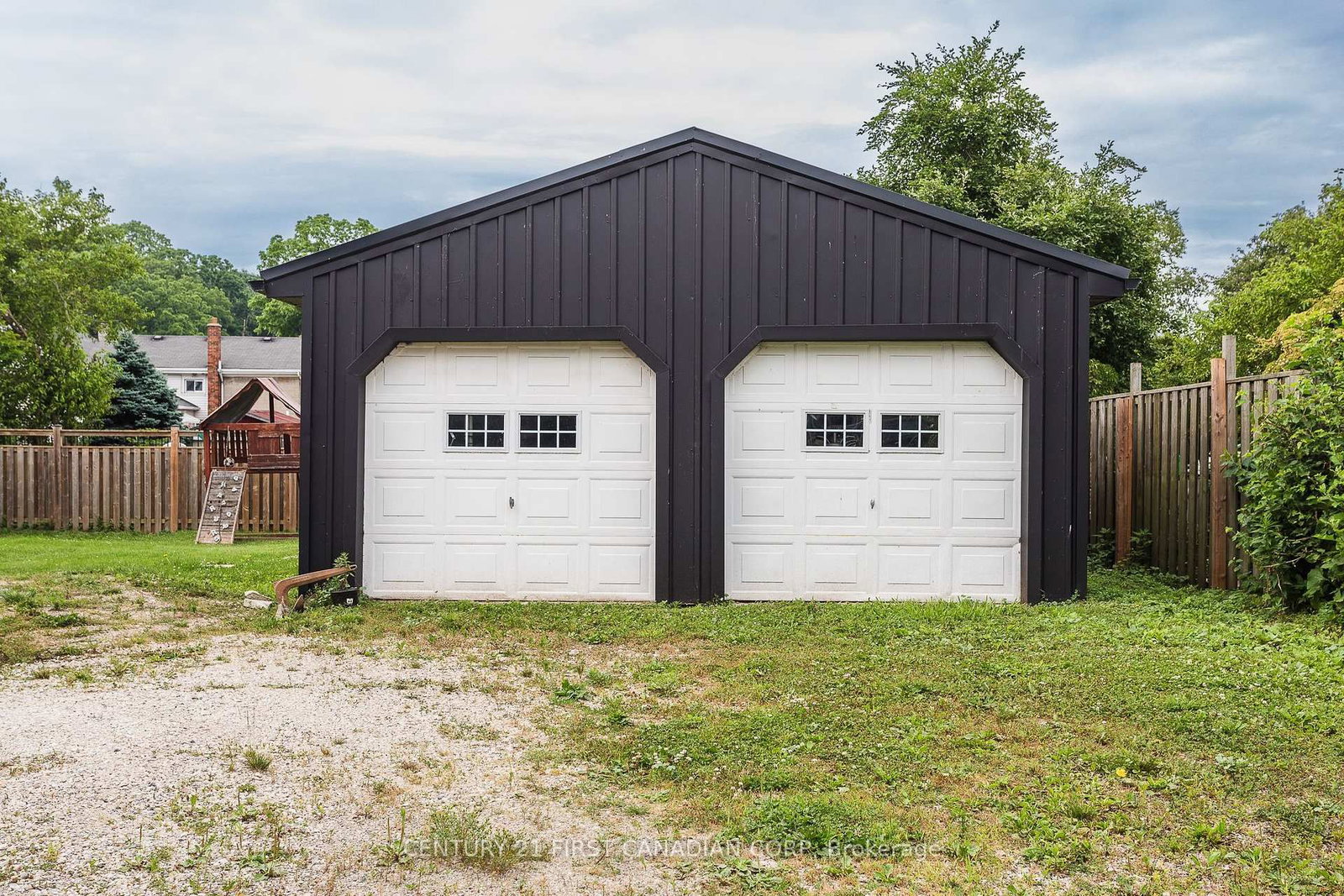 331 Erie Street • Central Elgin, ON photo 3