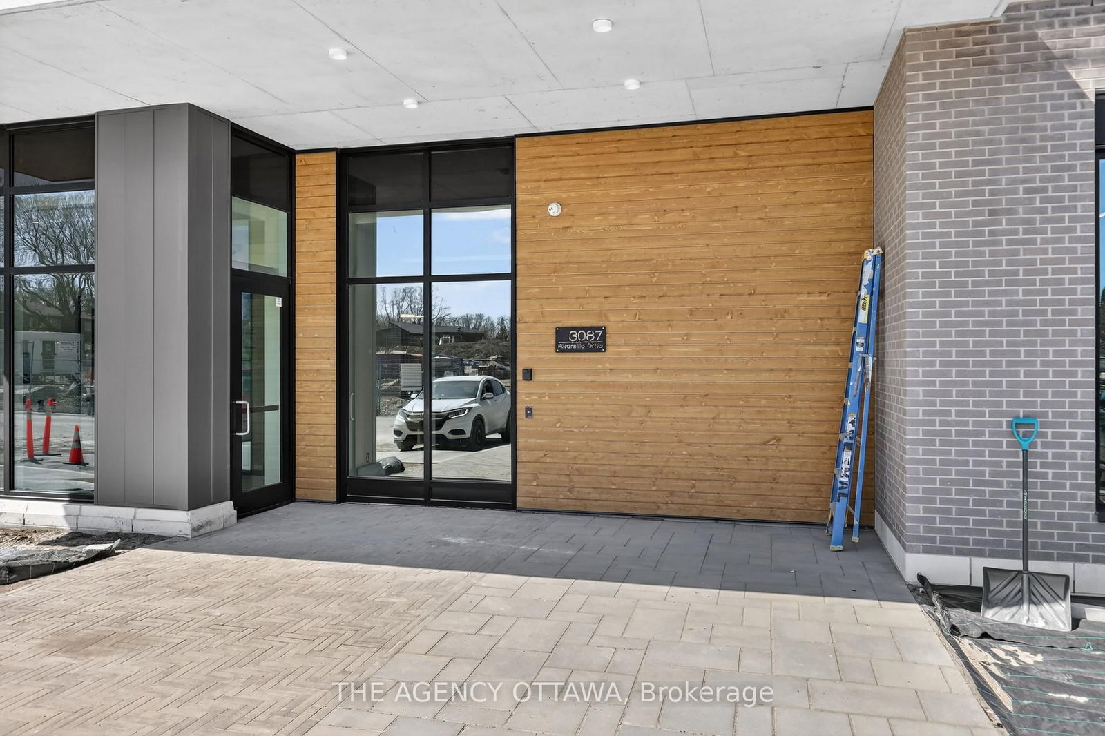3085 Riverside Drive • #303 • Ottawa, ON photo 3