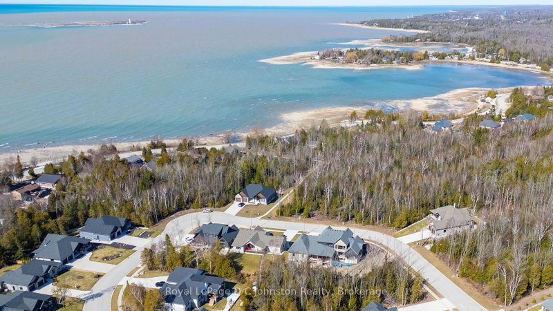 13 Lakeside Woods Crescent
