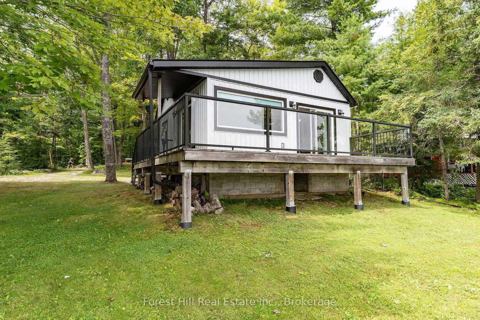 1048 West Black Lake Road • Muskoka Lakes, ON photo 33