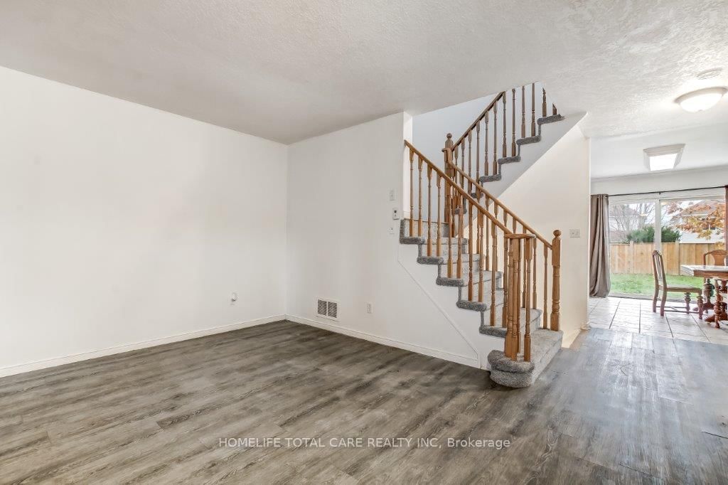 17 Stowe Terrace — photo 4