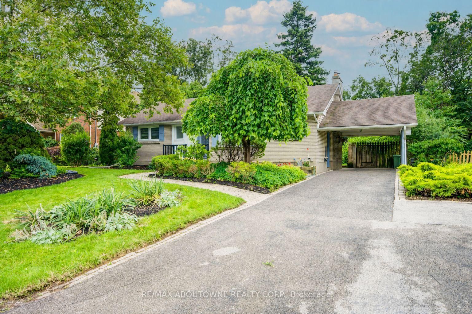 30 Dale Avenue • Hamilton, ON photo 1