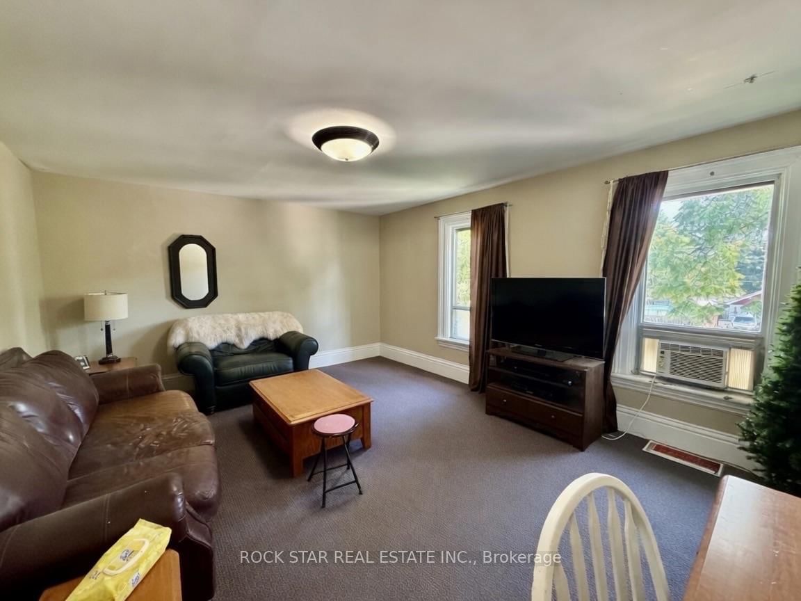 135 Sherwood Drive • Brantford, ON photo 36