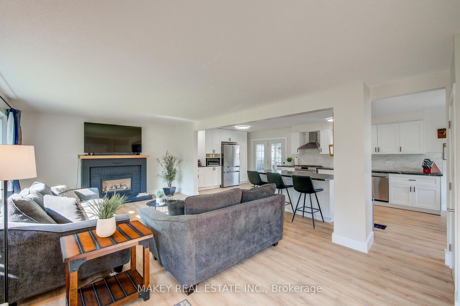 115 Fairview Crescent • Woodstock, ON photo 5