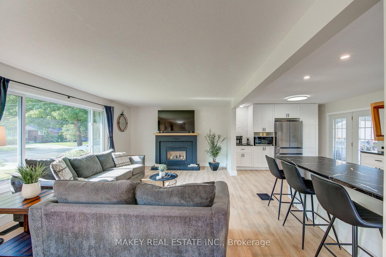 115 Fairview Crescent • Woodstock, ON photo 6