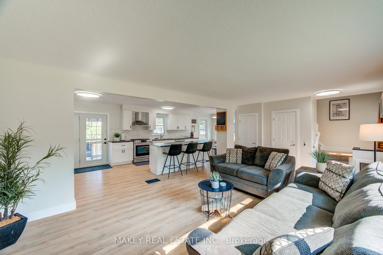115 Fairview Crescent • Woodstock, ON photo 8