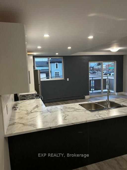 3815 Portage Road, Niagara Falls 3