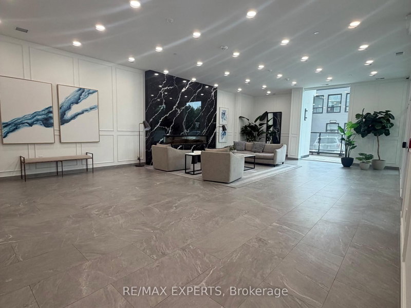 210 - 71 Wyndham Street S