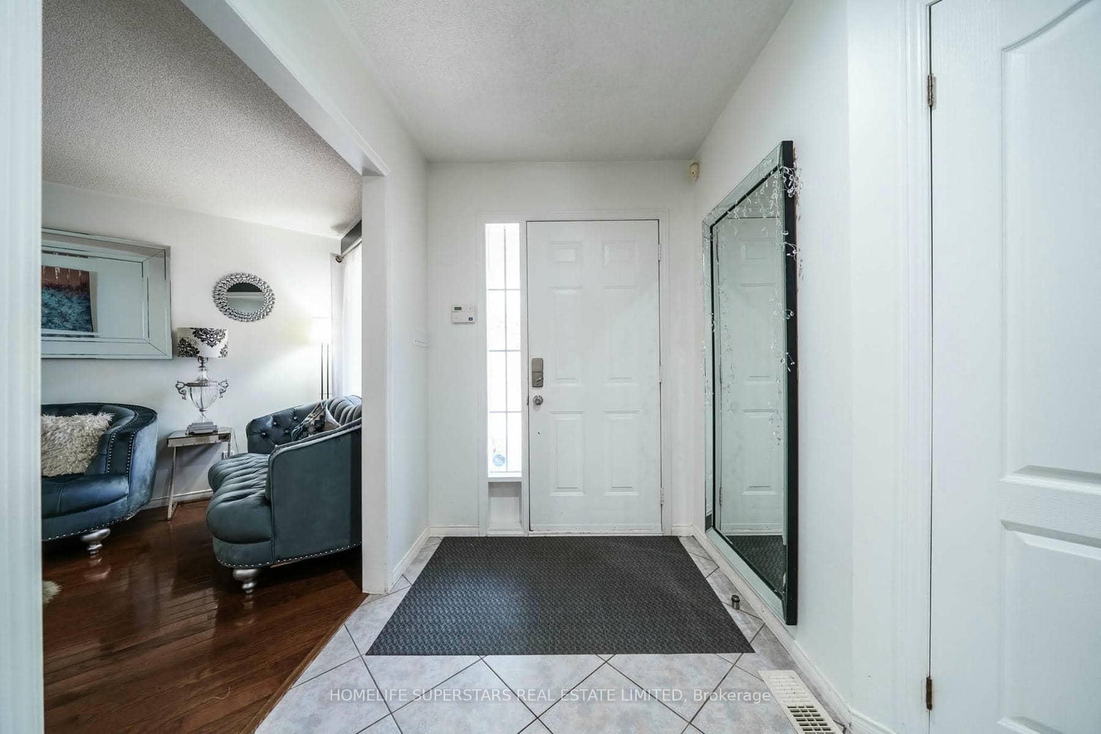 61 Lawnhurst Drive • Hamilton, ON photo 6