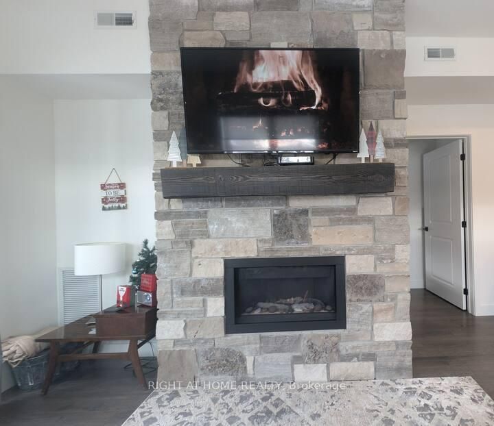 302 - 10 Beausoleil Lane