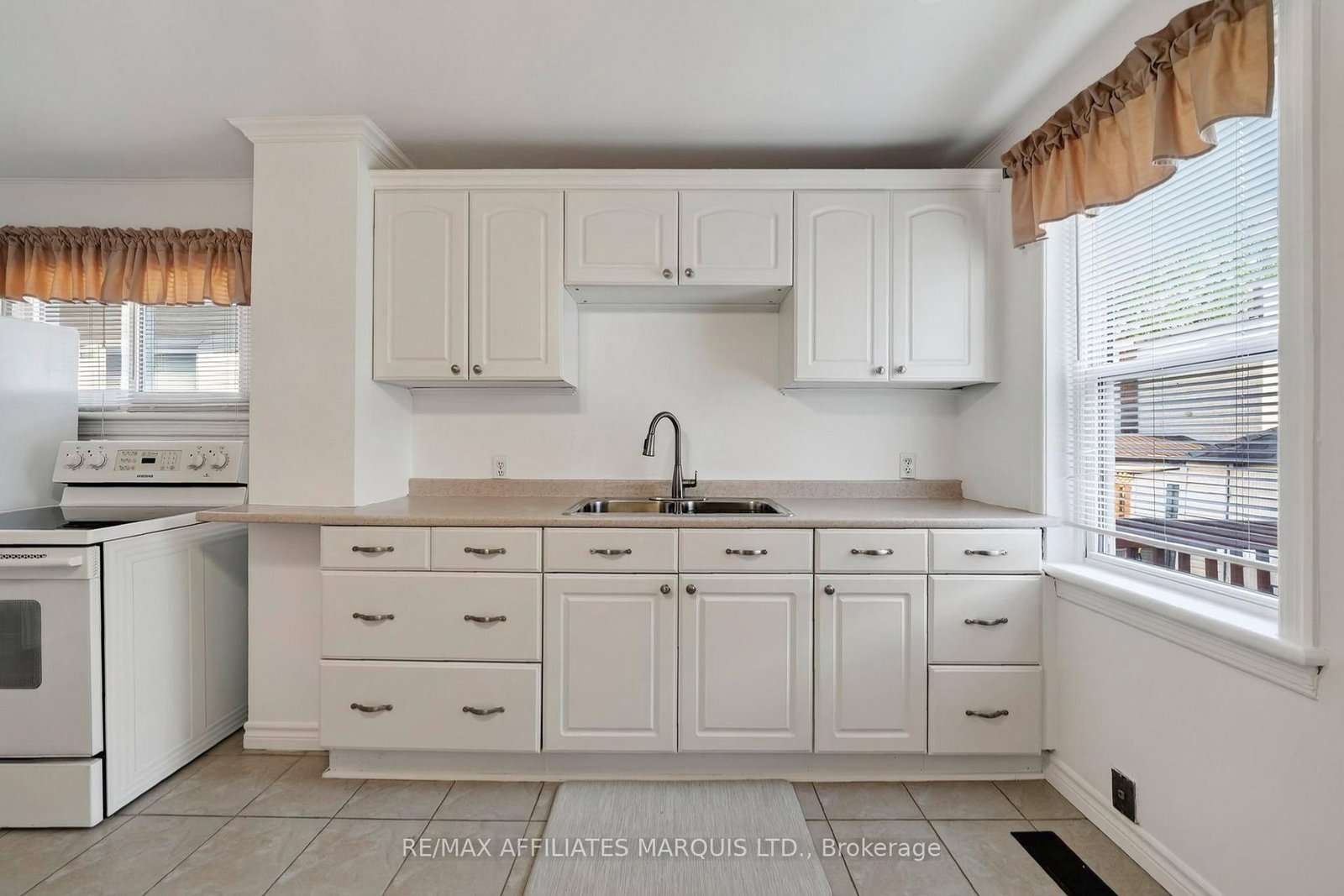 331 Carleton Street • Cornwall, ON photo 4