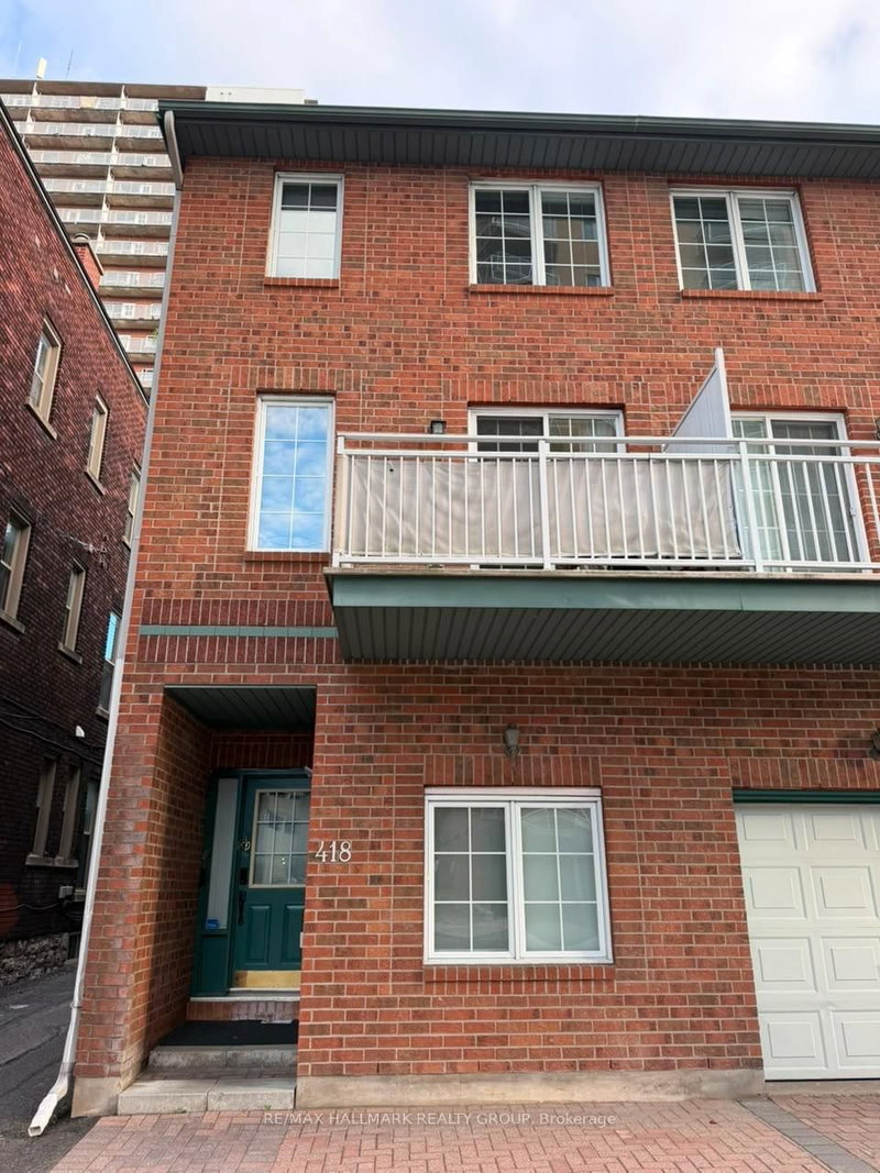 418 Somerset Street W