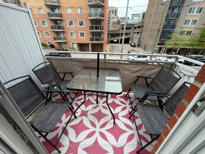 418 Somerset Street W