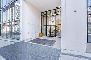 1001 - 15 Queen Street S