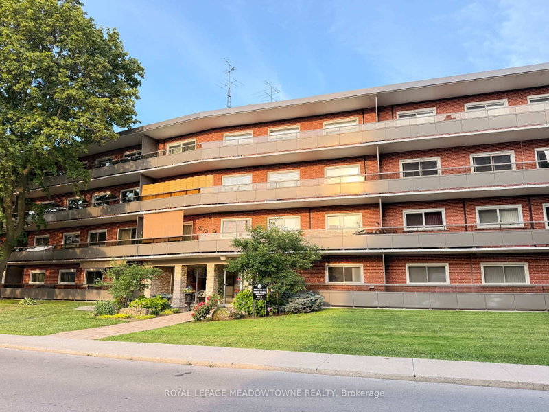 411 - 11 Woodman Drive