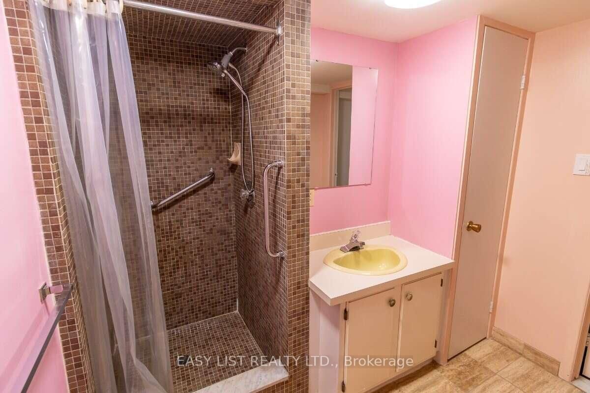 1999 Garfield Avenue • Ottawa, ON photo 21