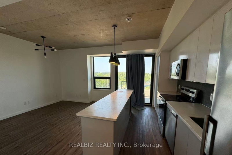 512 - 7 Erie Avenue W