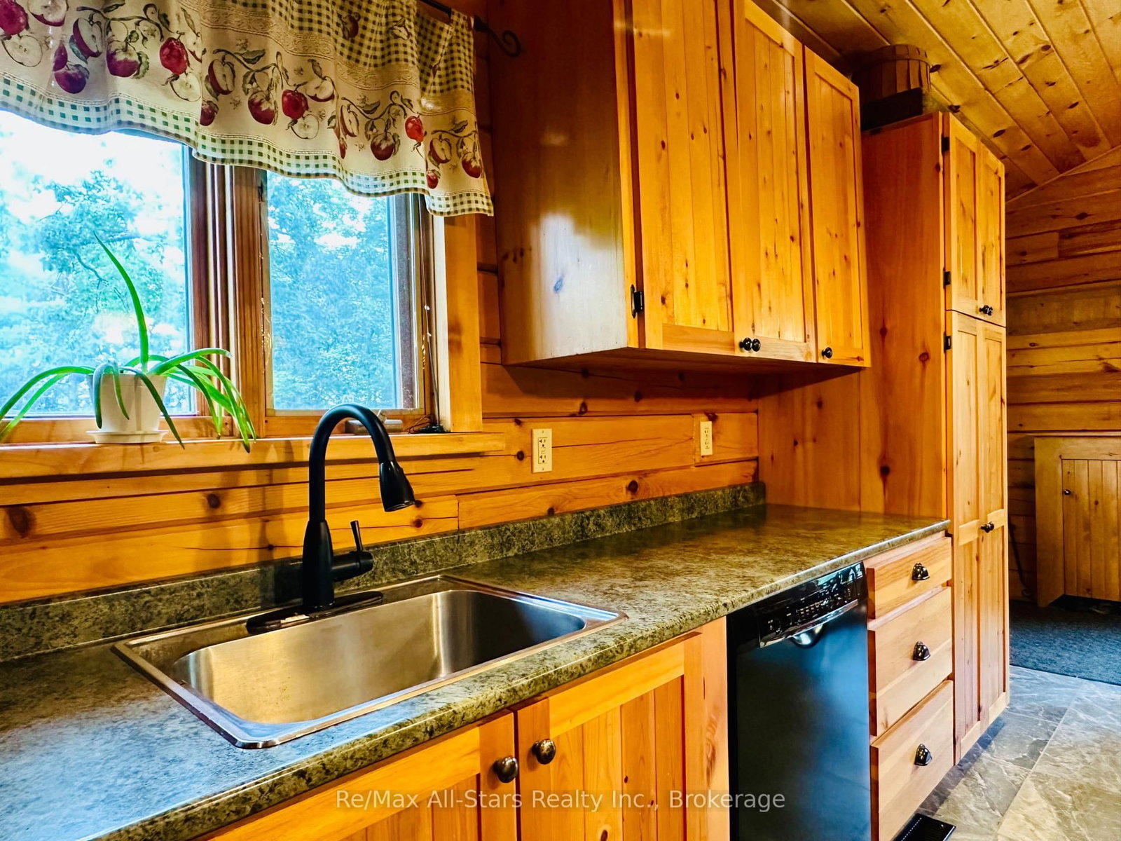 7140 Highway 28 • North Kawartha, ON photo 9
