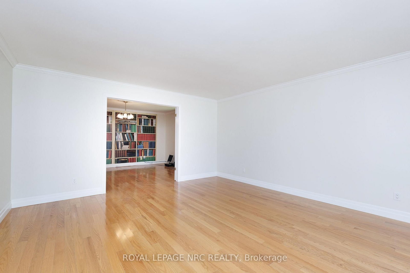 7030 HAROVICS Lane • Niagara Falls, ON photo 14
