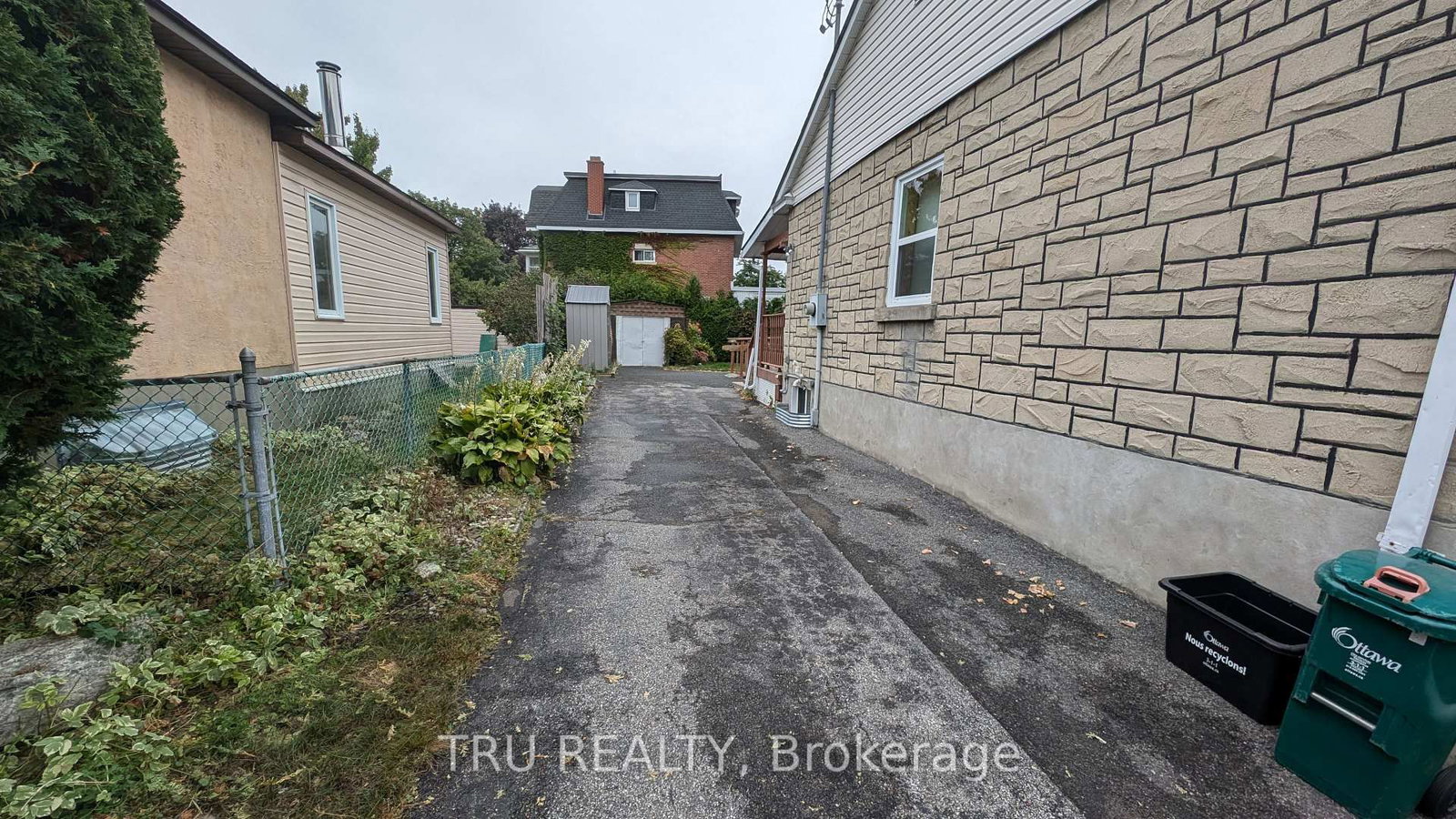 105 Mailes Avenue • Ottawa, ON photo 12