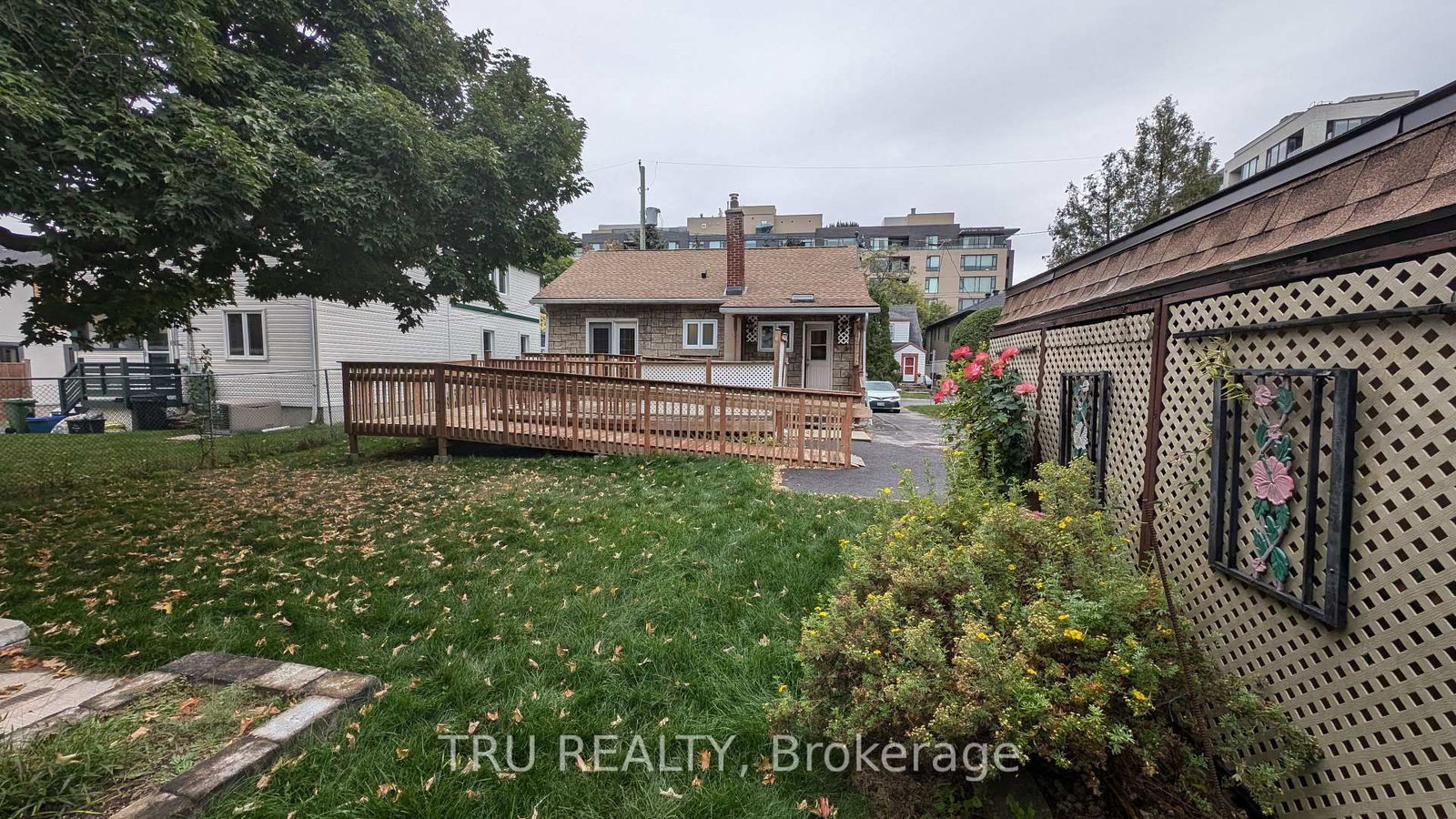 105 Mailes Avenue • Ottawa, ON photo 16