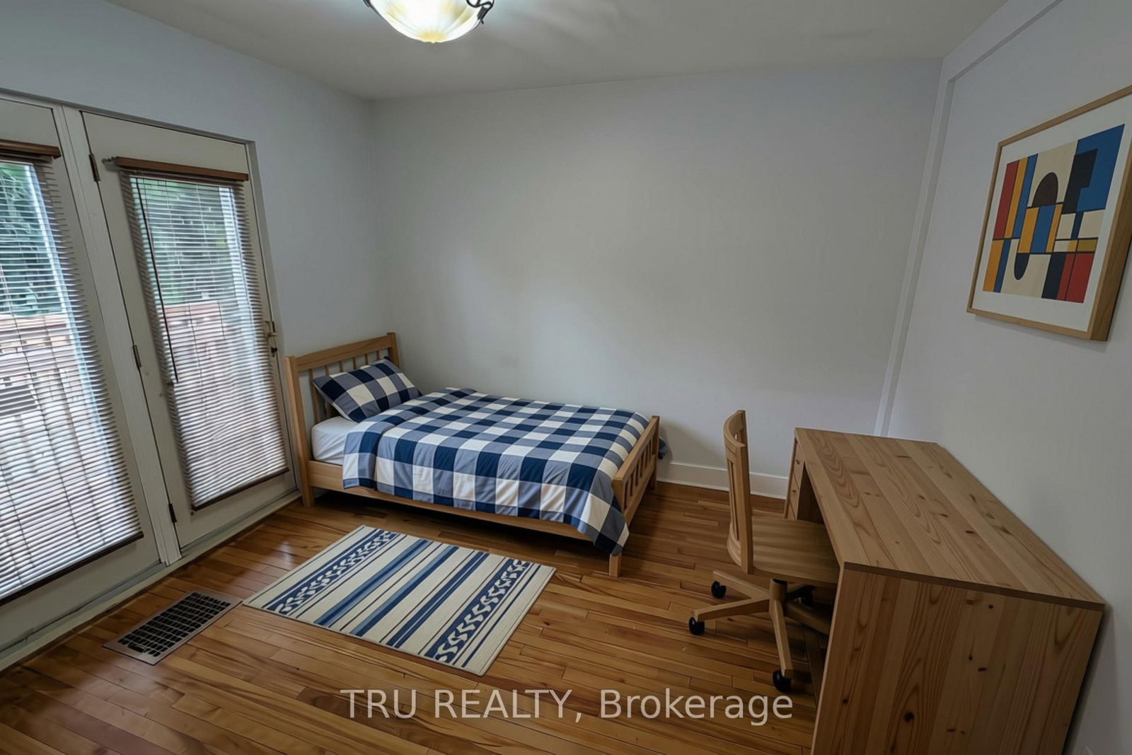 105 Mailes Avenue • Ottawa, ON photo 5
