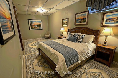 105 Mailes Avenue • Ottawa, ON photo 9
