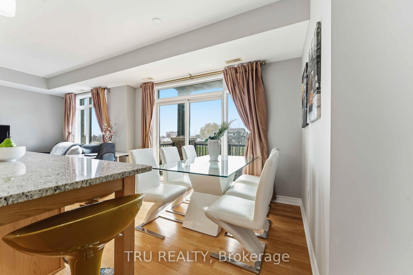 755 Beauparc Private • #301 • Ottawa, ON photo 13