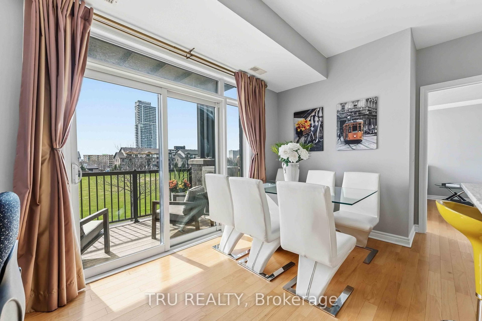 755 Beauparc Private • #301 • Ottawa, ON photo 15