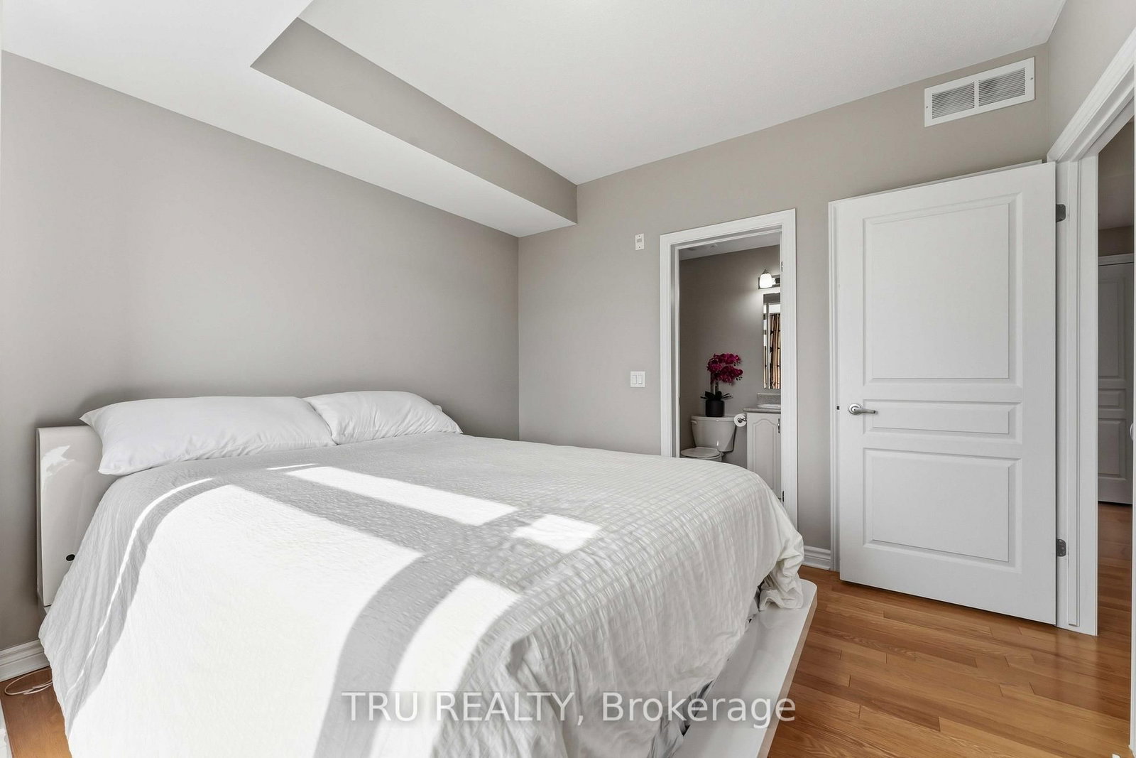 755 Beauparc Private • #301 • Ottawa, ON photo 26