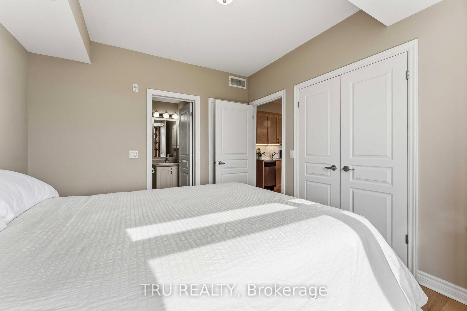 755 Beauparc Private • #301 • Ottawa, ON photo 28