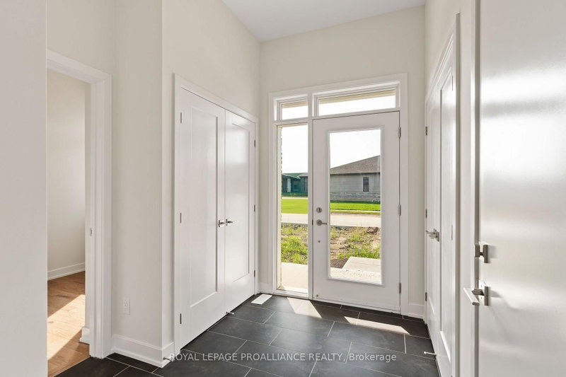 1086 Moore St photo 5