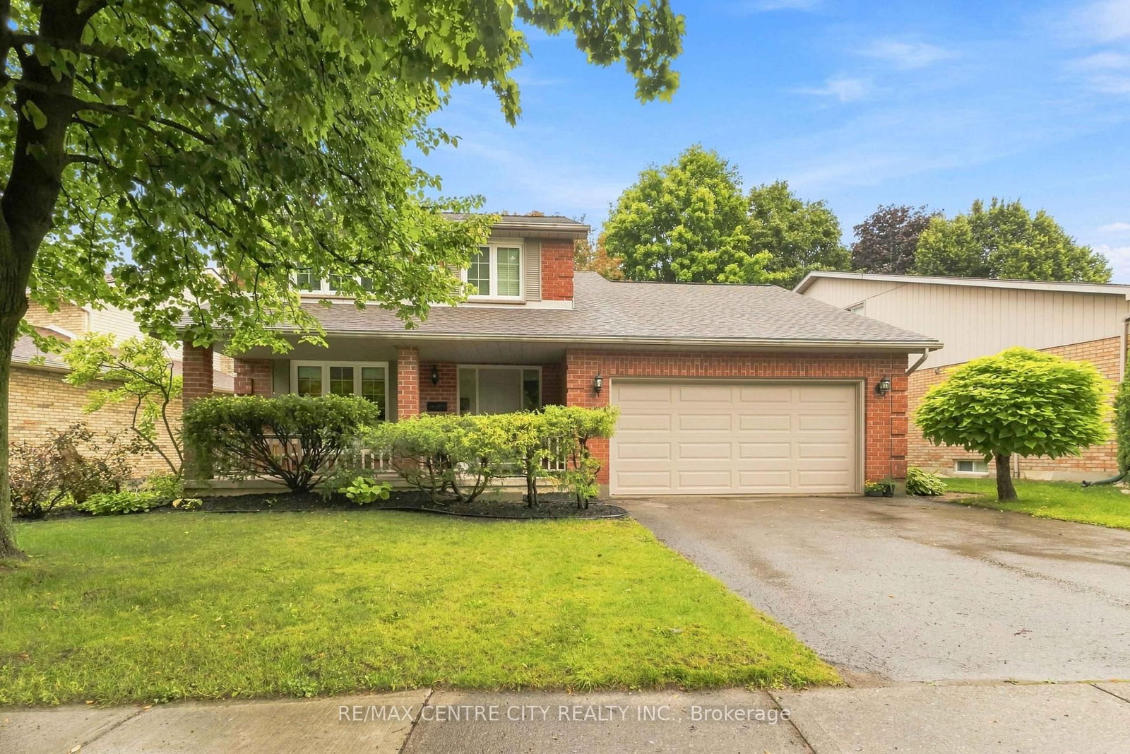 194 Whisperwood Avenue, London South