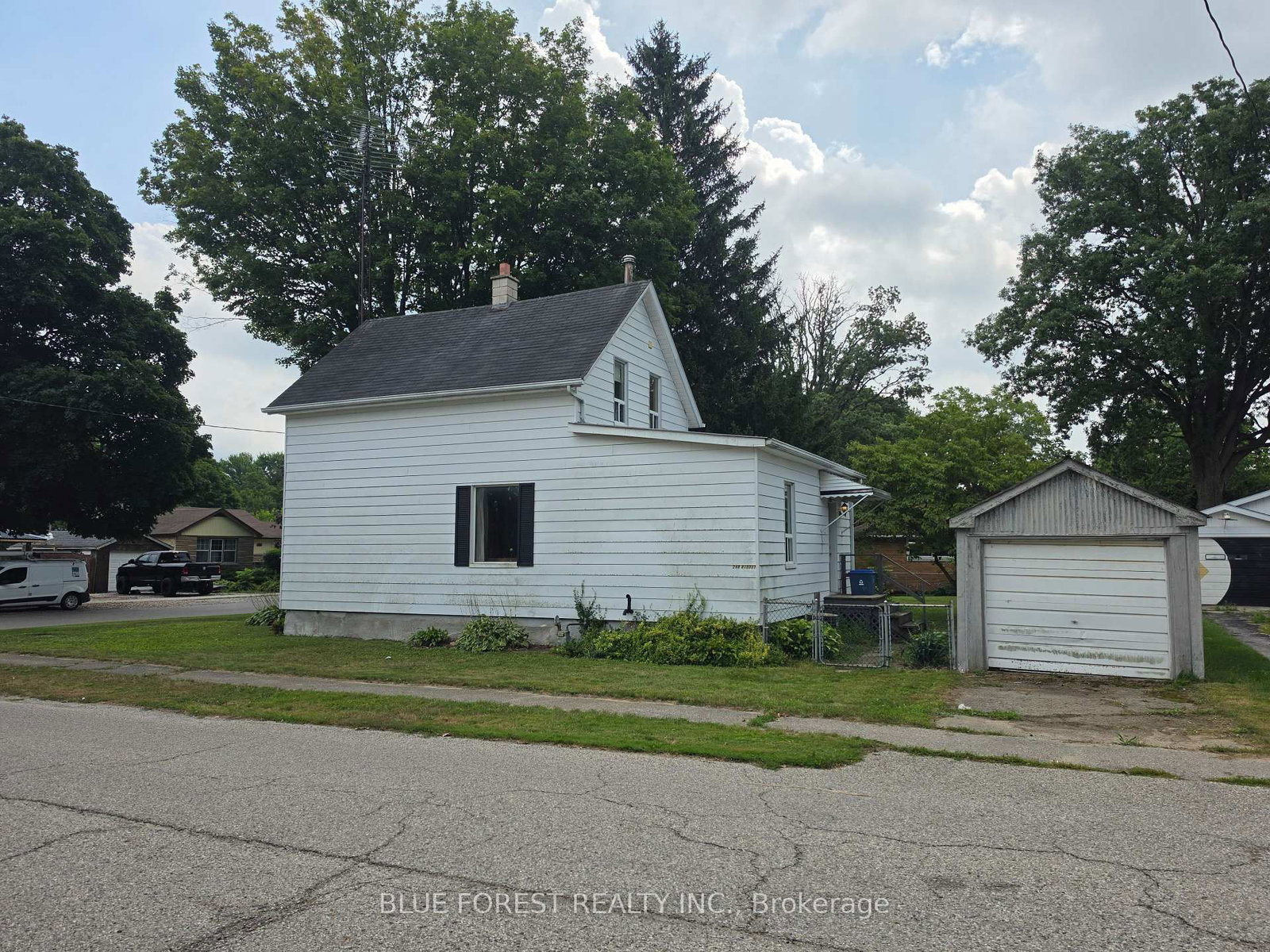 Listing Image 7