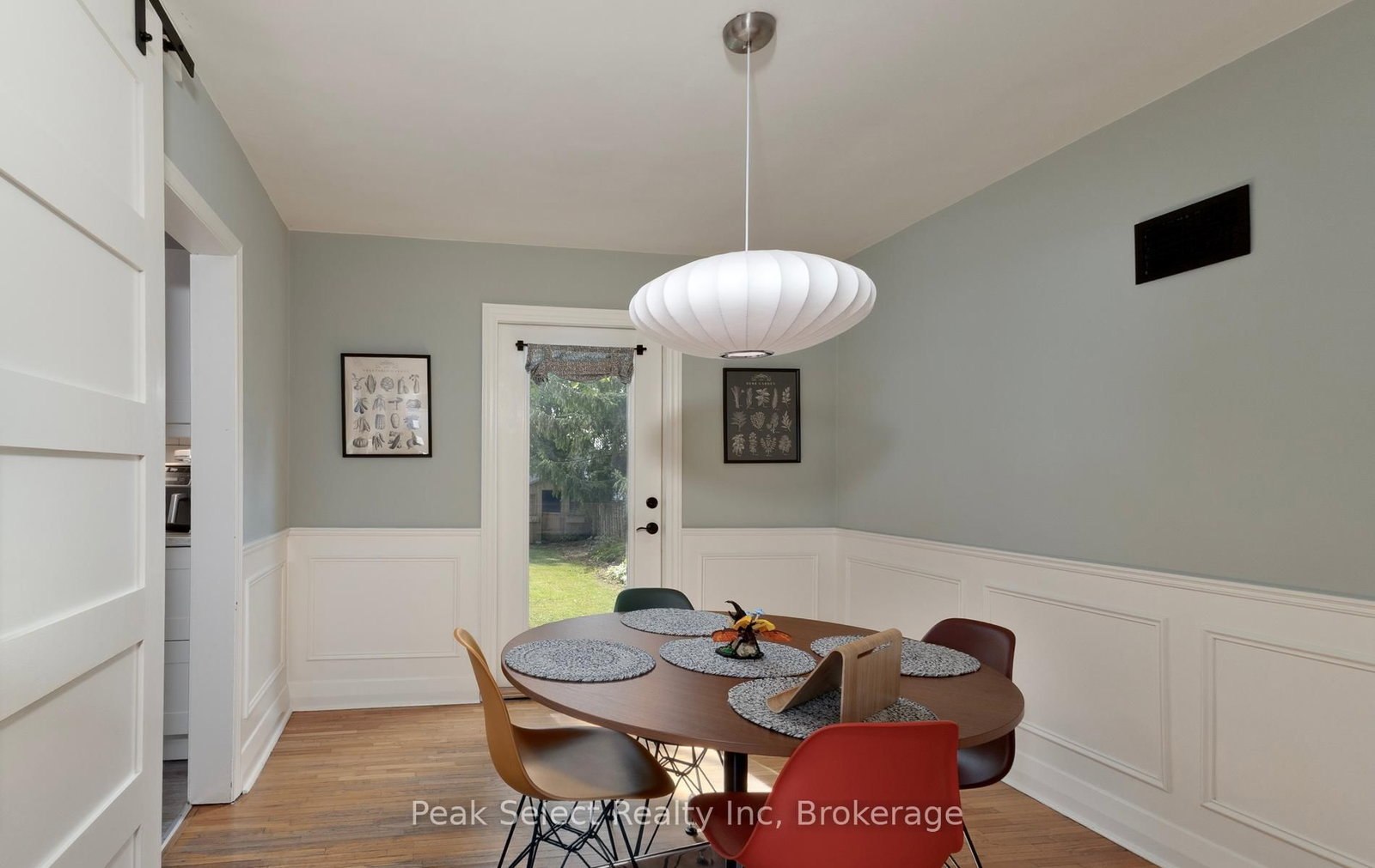 Listing Image 7