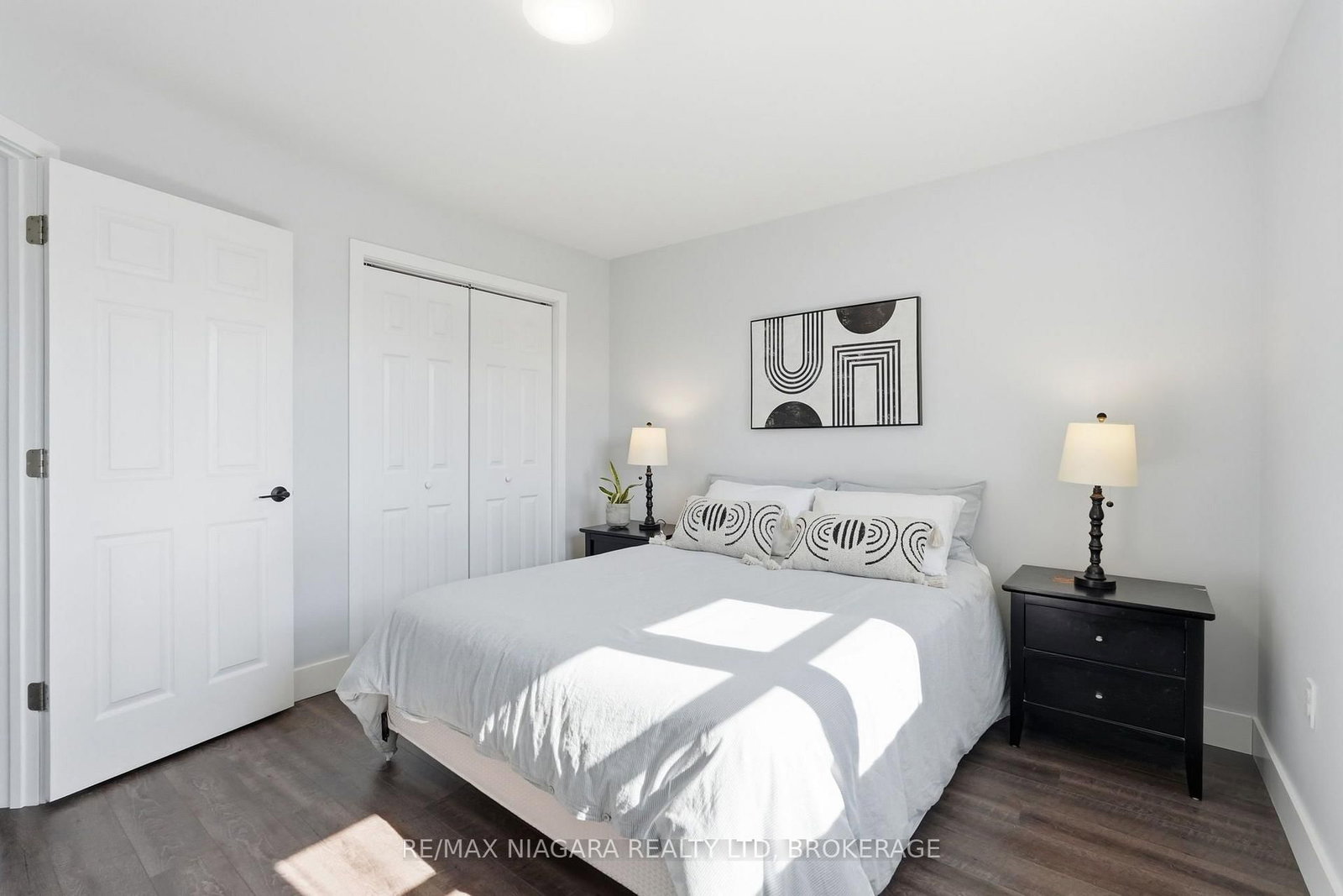 12 Lakeview Avenue • Grimsby, ON photo 21