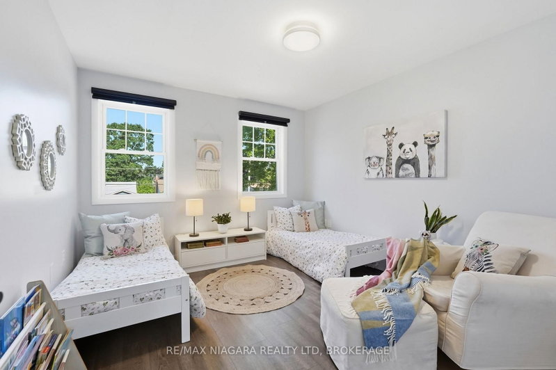 12 Lakeview Avenue